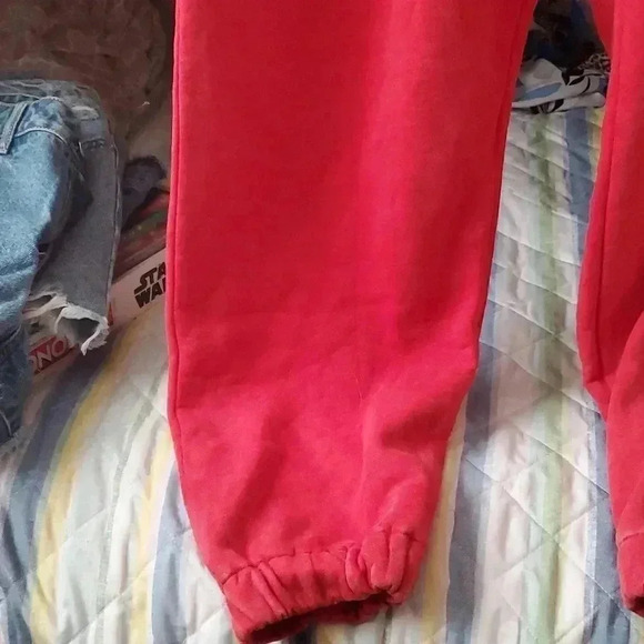 ☆☆☆EUC red sweats - Picture 4 of 10